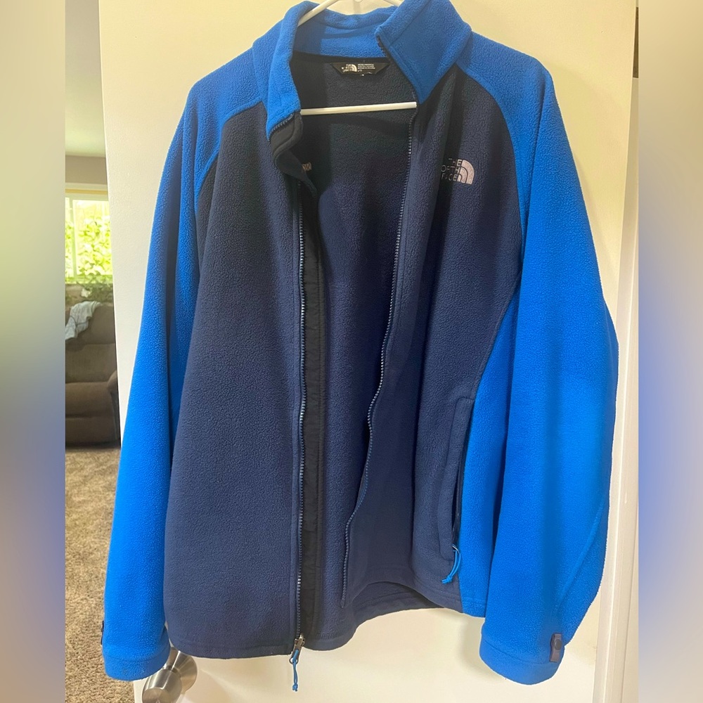 Men’s / women’s northface fleece zip up jacket Large